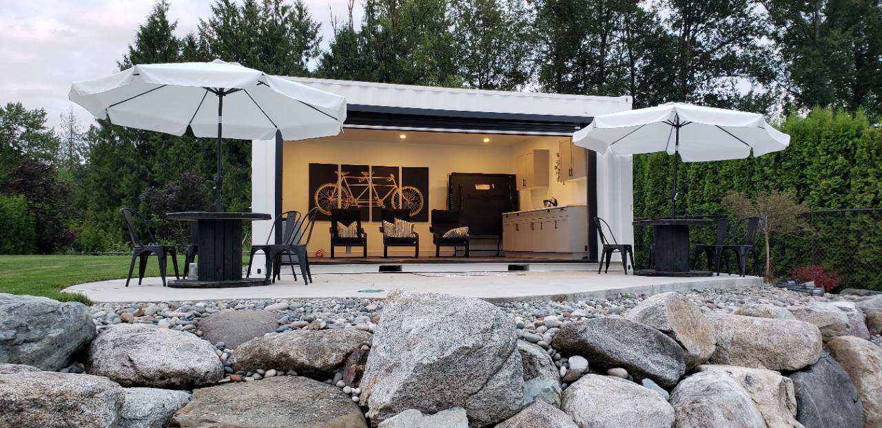 Poolside Bar Oasis in Fort Langley - Metro Container PTY LTD